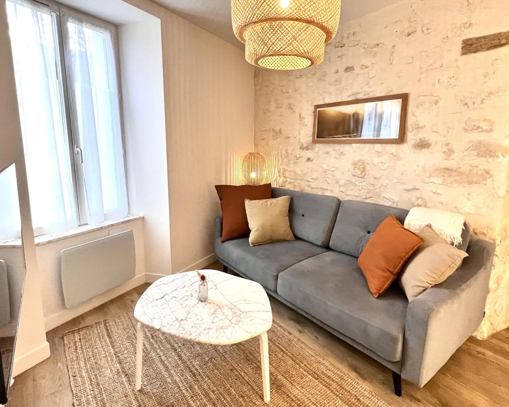 Standing A 7min De Fontainebleau Centre, 3min De Moret-sur-loing Et 45min De Paris *